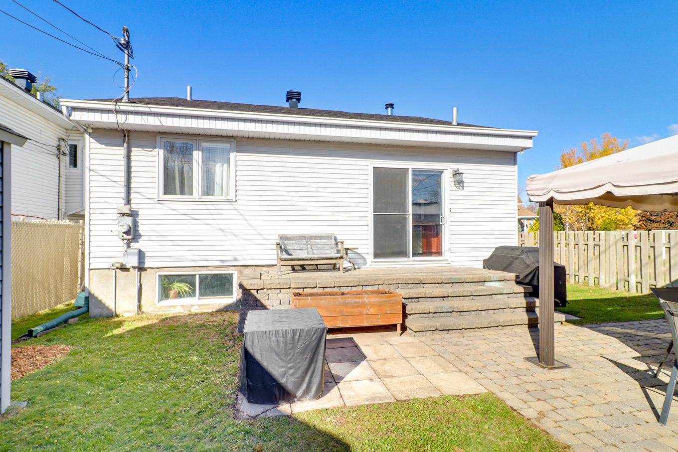 Cour - 7588 Rue François-Chartrand, Laval (Duvernay), QC - Outdoor With Exterior