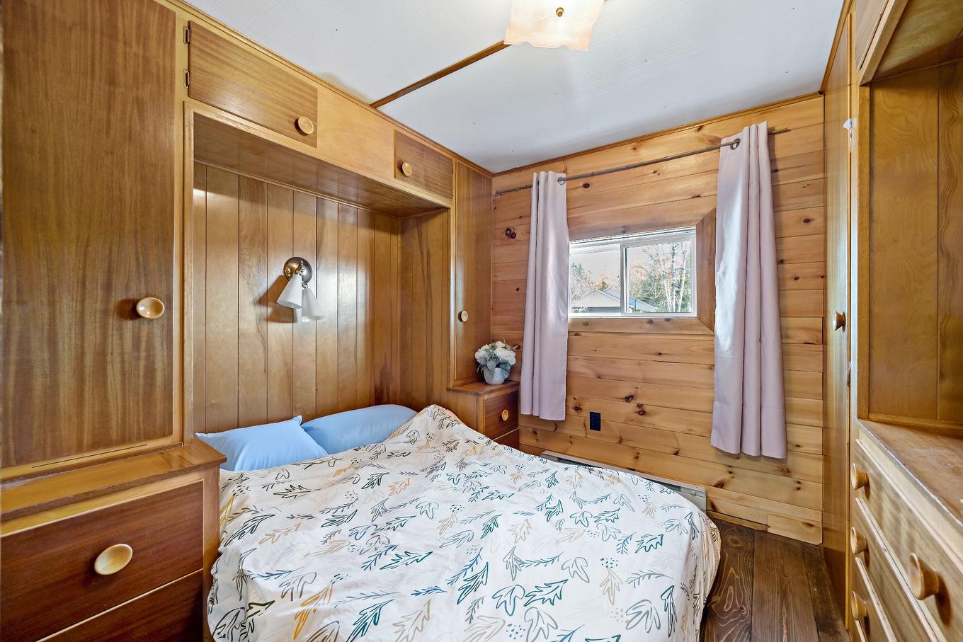 Bedroom - 2305 Ch. Des Mûriers, Nominingue, QC - Indoor Photo Showing Bedroom