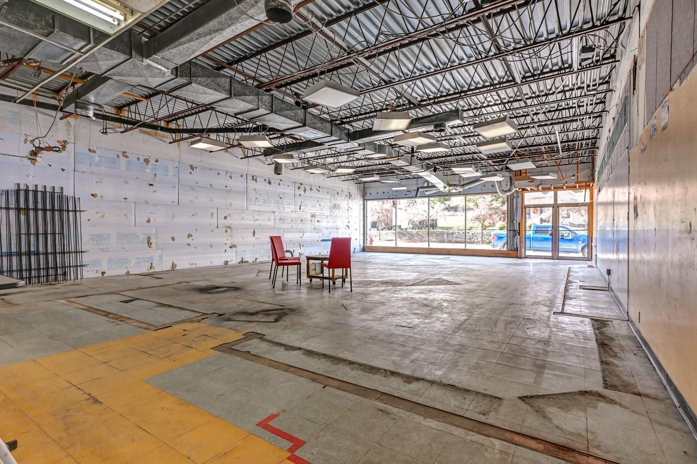 Commerce - 368 Rue L'Annonciation N., Rivière-Rouge, QC - Indoor