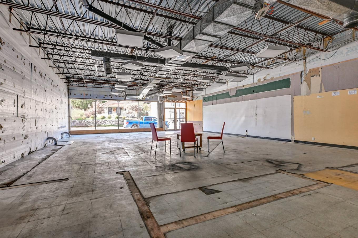 Commerce - 368 Rue L'Annonciation N., Rivière-Rouge, QC - Indoor