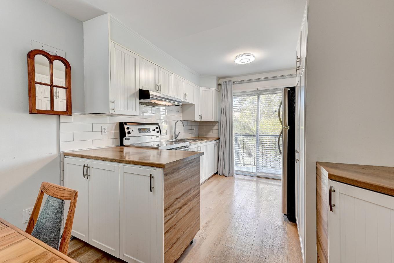 Kitchen - 7151 Av. Champchevrier, Montréal (Anjou), QC - Indoor Photo Showing Kitchen