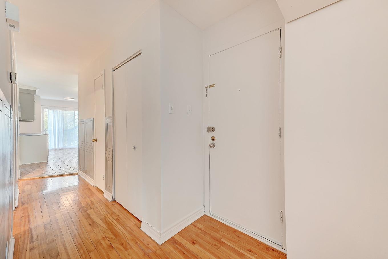 Passageway - 7151 Av. Champchevrier, Montréal (Anjou), QC - Indoor Photo Showing Other Room