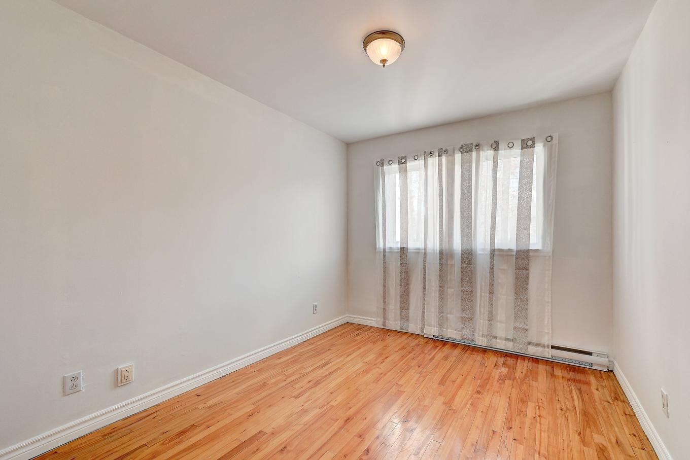 Bedroom - 7151 Av. Champchevrier, Montréal (Anjou), QC - Indoor Photo Showing Other Room