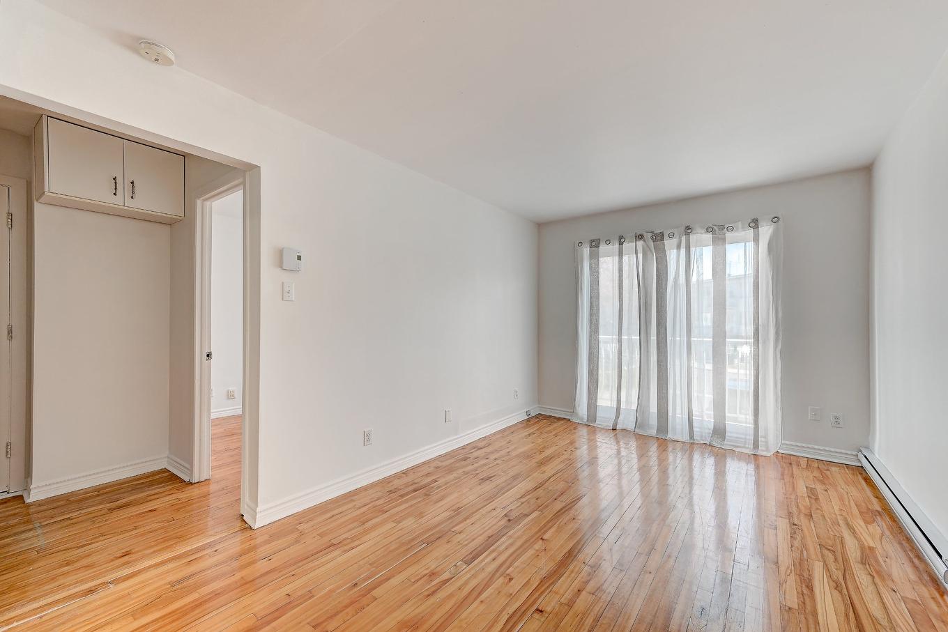 Living room - 7151 Av. Champchevrier, Montréal (Anjou), QC - Indoor Photo Showing Other Room