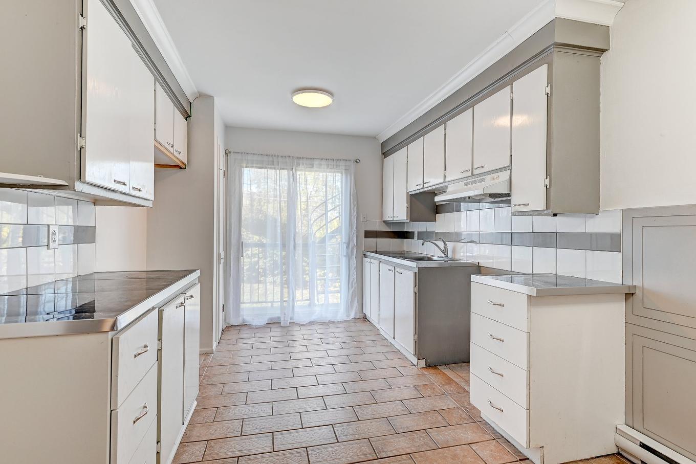 Kitchen - 7151 Av. Champchevrier, Montréal (Anjou), QC - Indoor Photo Showing Kitchen