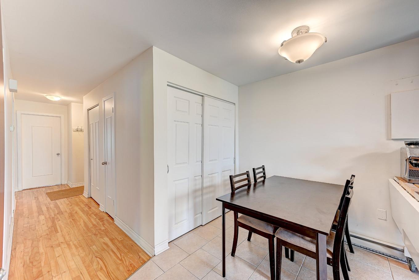 Dining room - 7151 Av. Champchevrier, Montréal (Anjou), QC - Indoor Photo Showing Dining Room