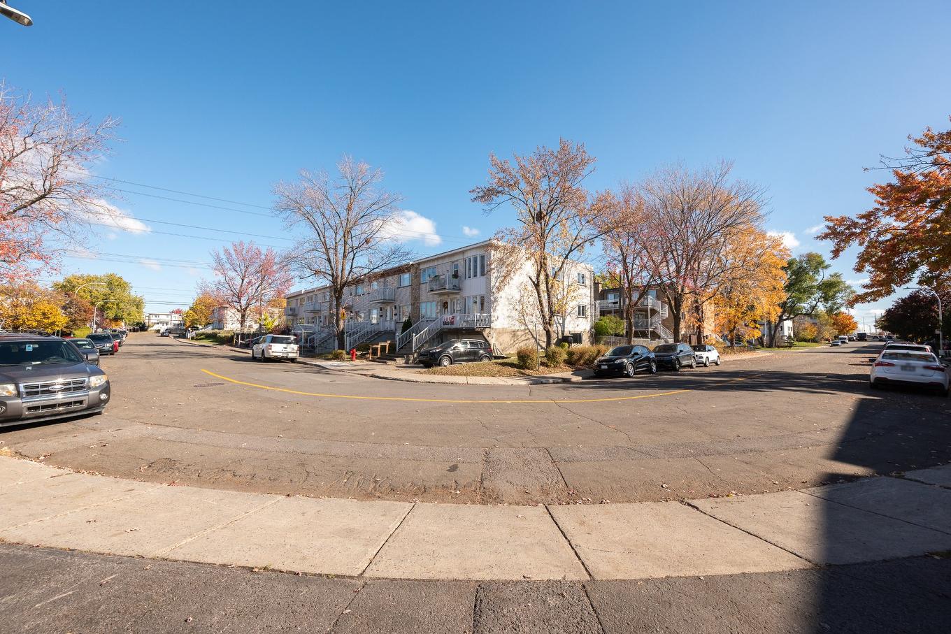 Street - 7151 Av. Champchevrier, Montréal (Anjou), QC - Outdoor