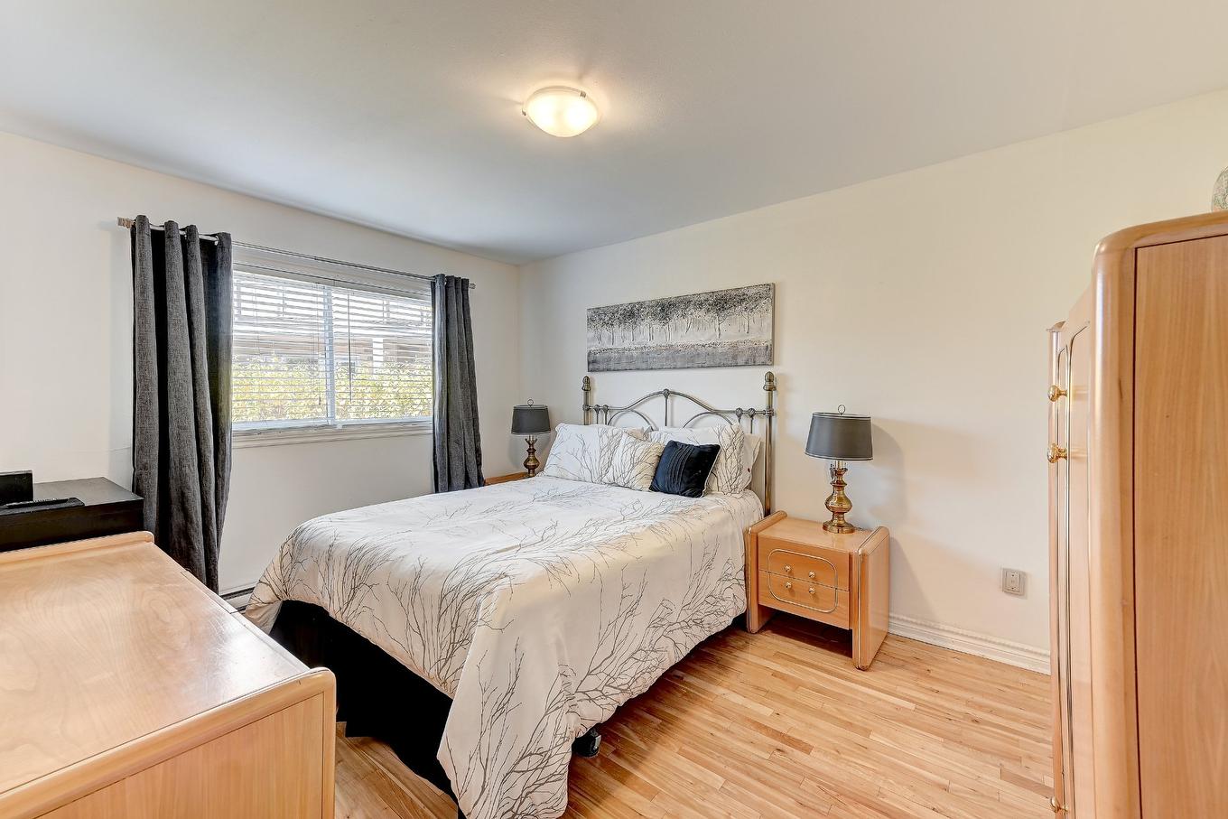 Primary bedroom - 7151 Av. Champchevrier, Montréal (Anjou), QC - Indoor Photo Showing Bedroom