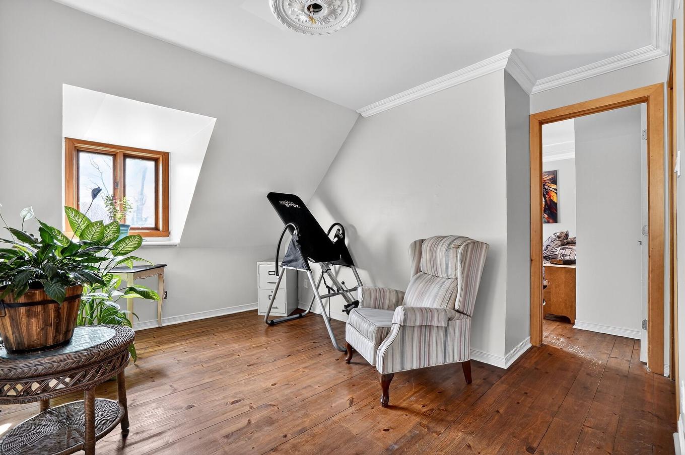 Boudoir - 580Z Ch. De La Carrière, Saint-Hippolyte, QC - Indoor Photo Showing Other Room