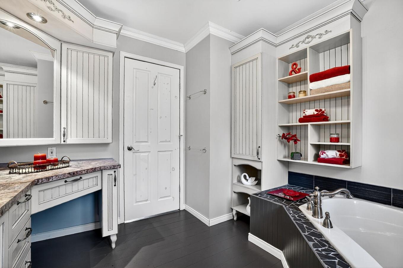 Salle de bains - 580Z Ch. De La Carrière, Saint-Hippolyte, QC - Indoor