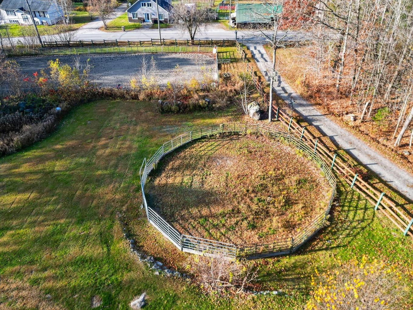 Photo aérienne - 580Z Ch. De La Carrière, Saint-Hippolyte, QC - Outdoor With View