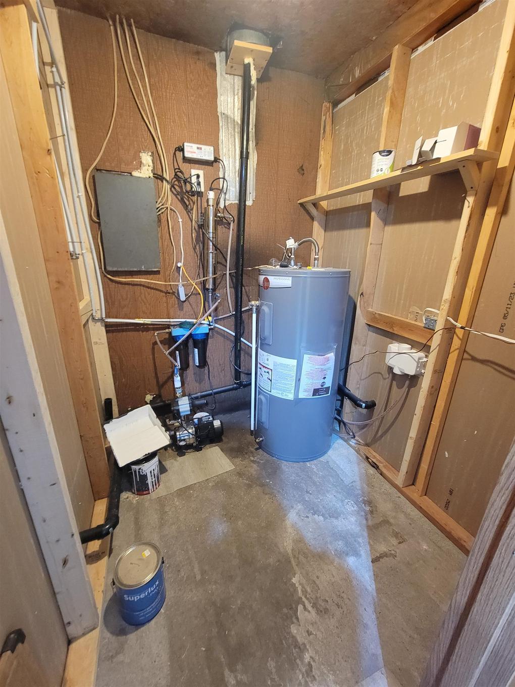 77 Church St, Pinewood, ON - Indoor