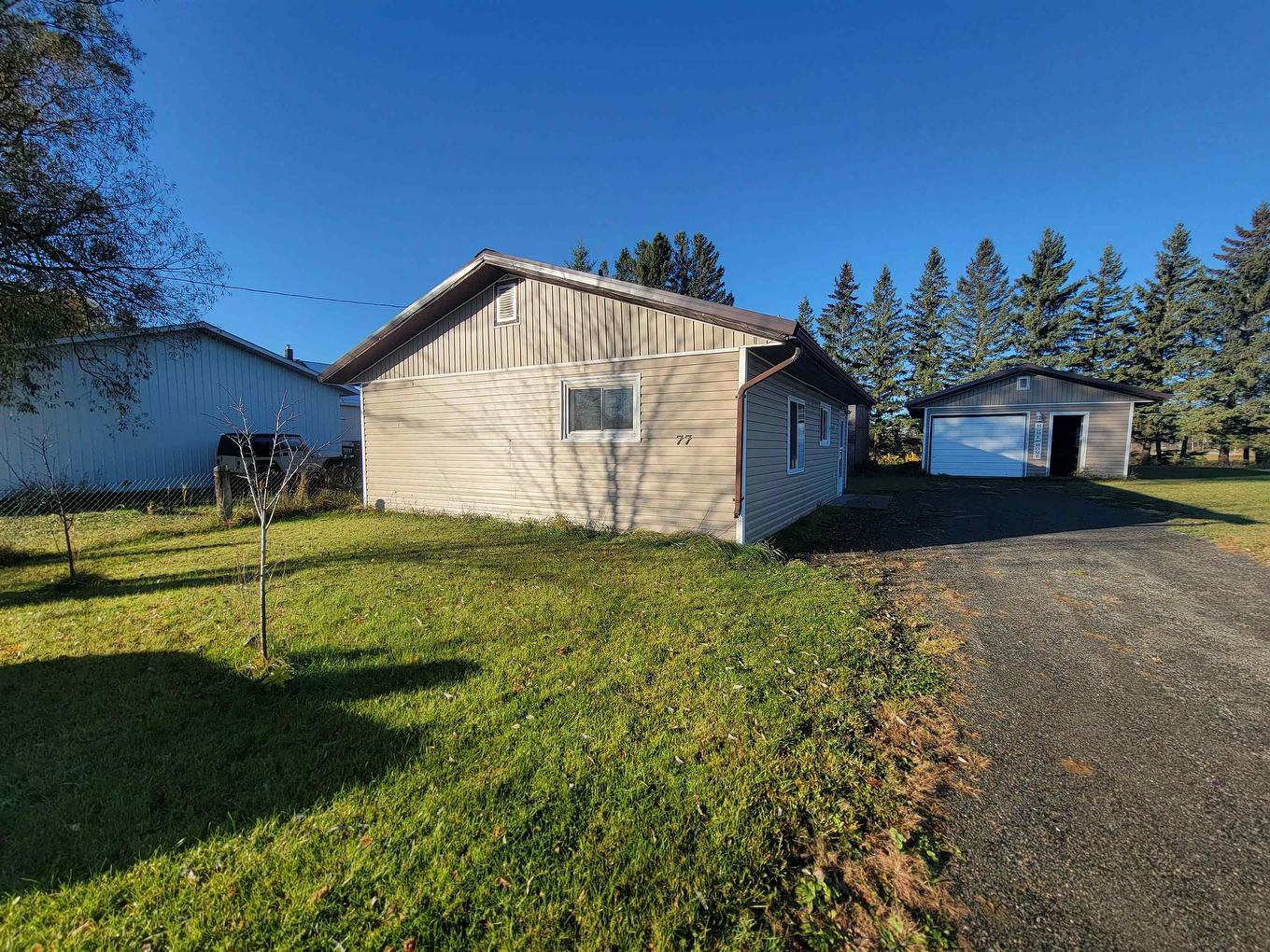 77 Church St, Pinewood, ON - Outdoor