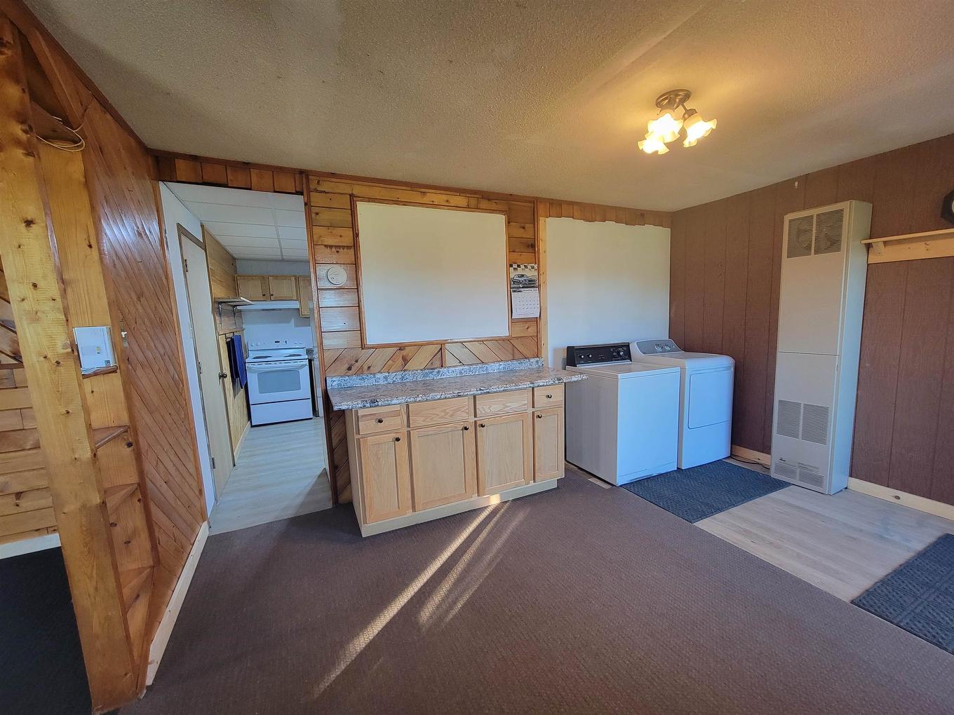 77 Church St, Pinewood, ON - Indoor