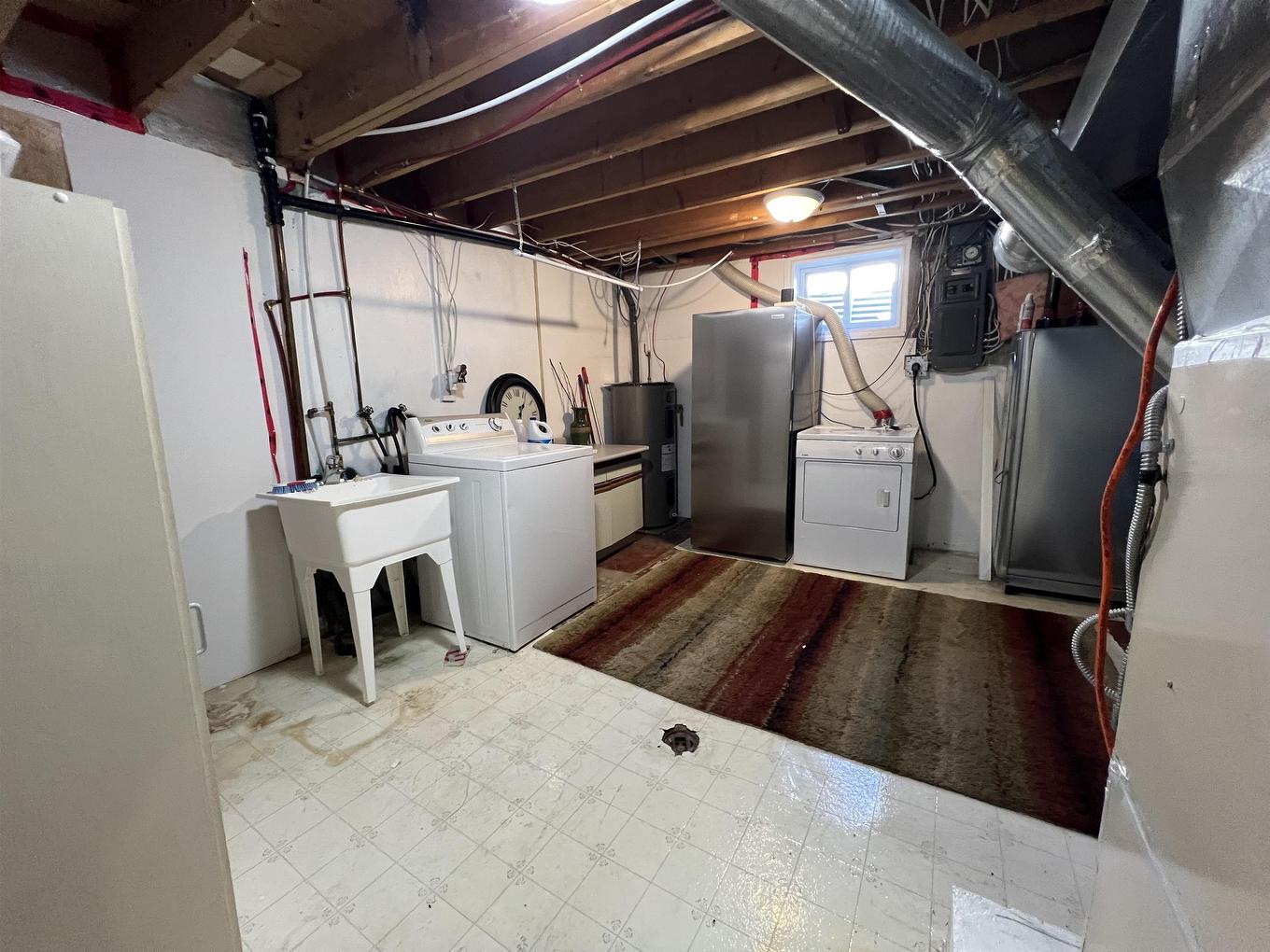 13 Falcon Drive, Manitouwadge, ON - Indoor Photo Showing Laundry Room