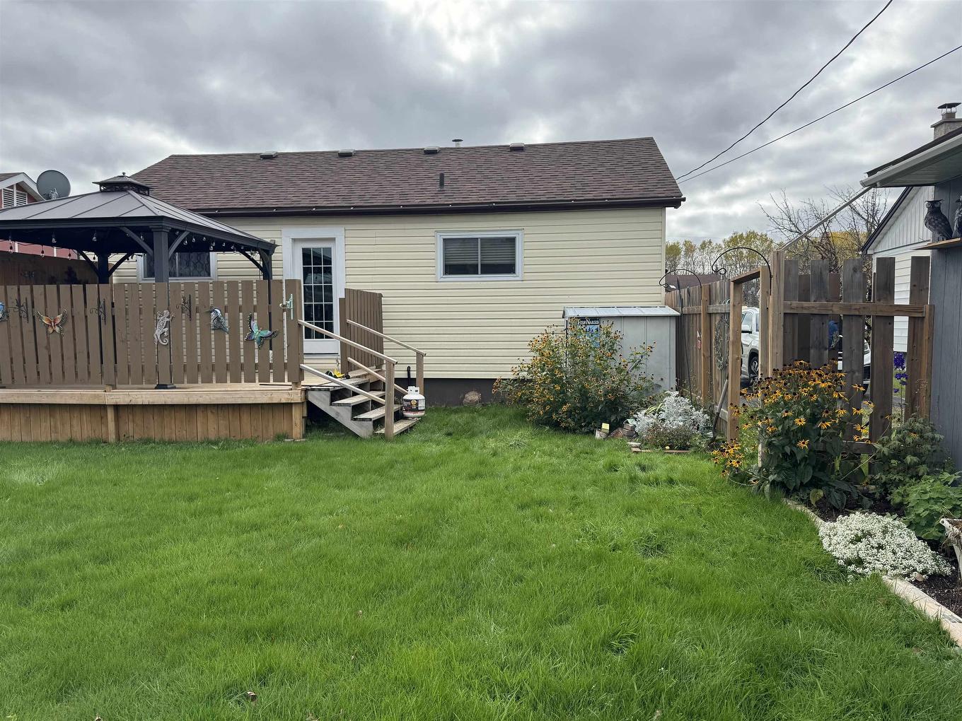 13 Falcon Drive, Manitouwadge, ON - Outdoor With Deck Patio Veranda