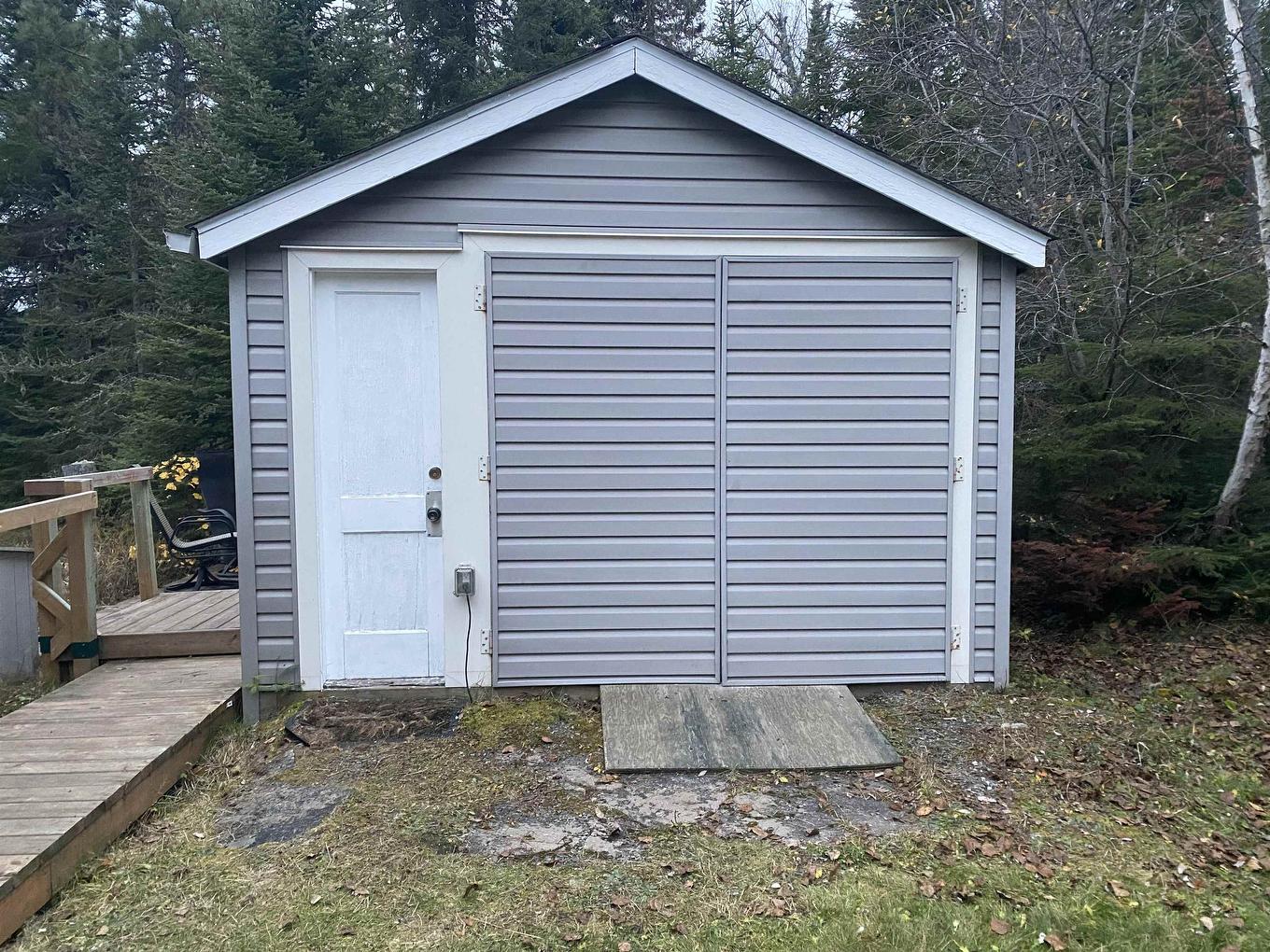 351 Amethyst Harbour, Cliff Avenue, Thunder Bay, ON - Outdoor With Exterior