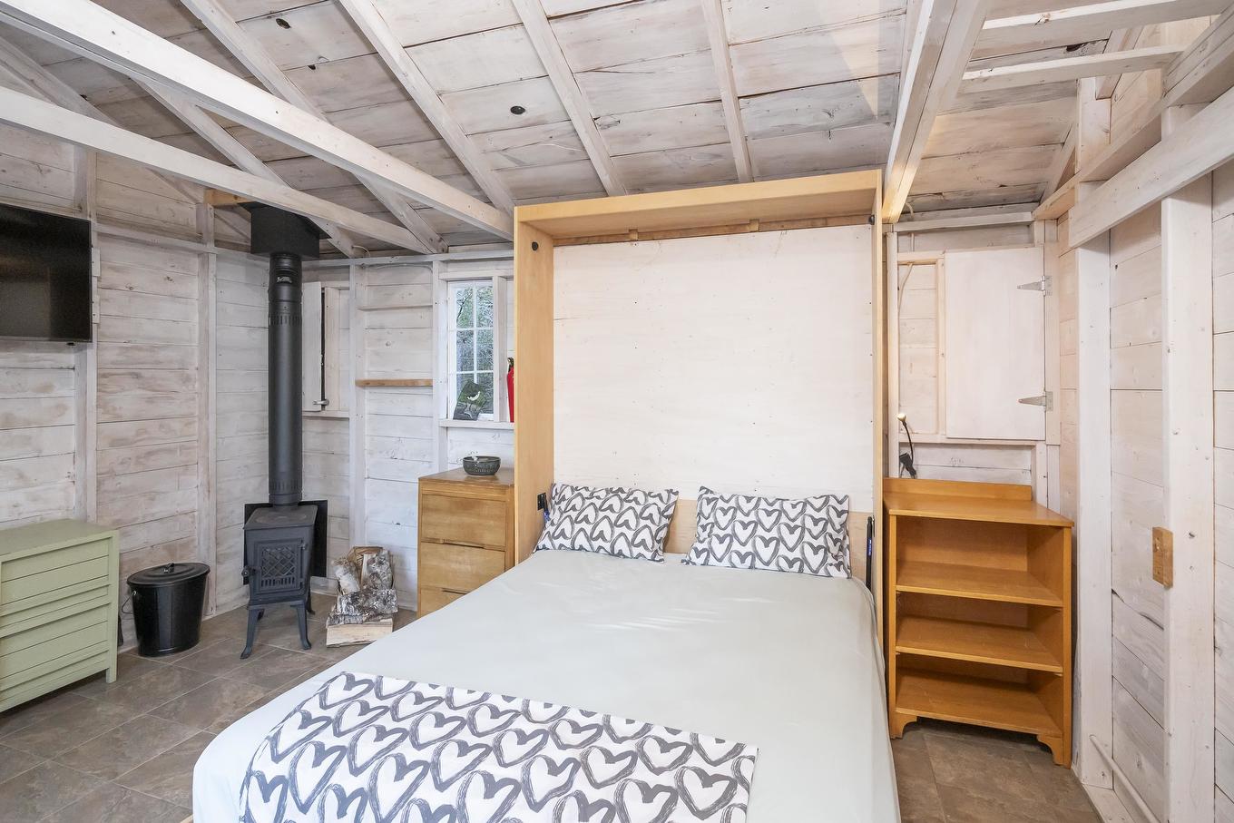 351 Amethyst Harbour, Cliff Avenue, Thunder Bay, ON - Indoor Photo Showing Bedroom