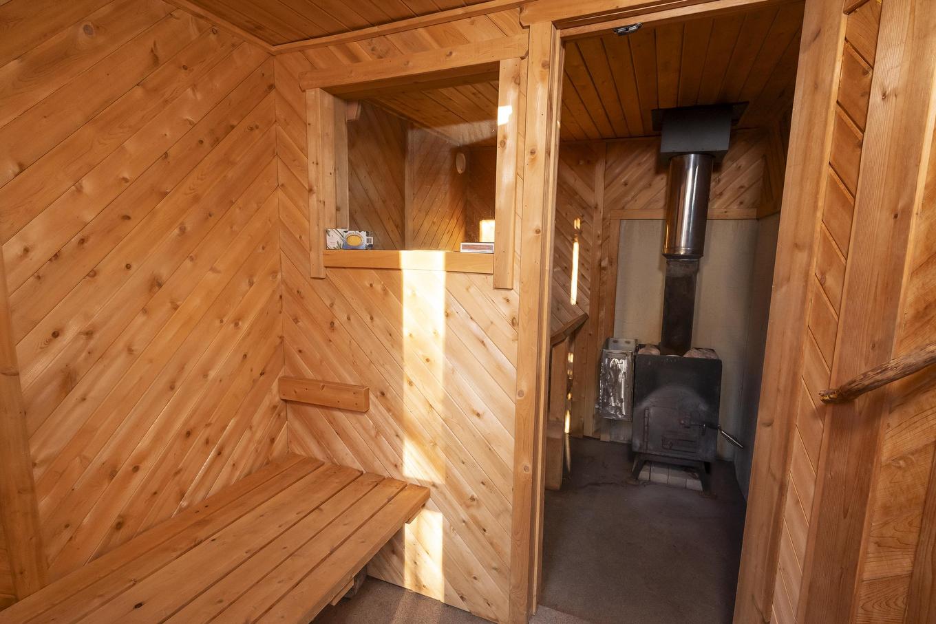 351 Amethyst Harbour, Cliff Avenue, Thunder Bay, ON - Indoor Photo Showing Other Room