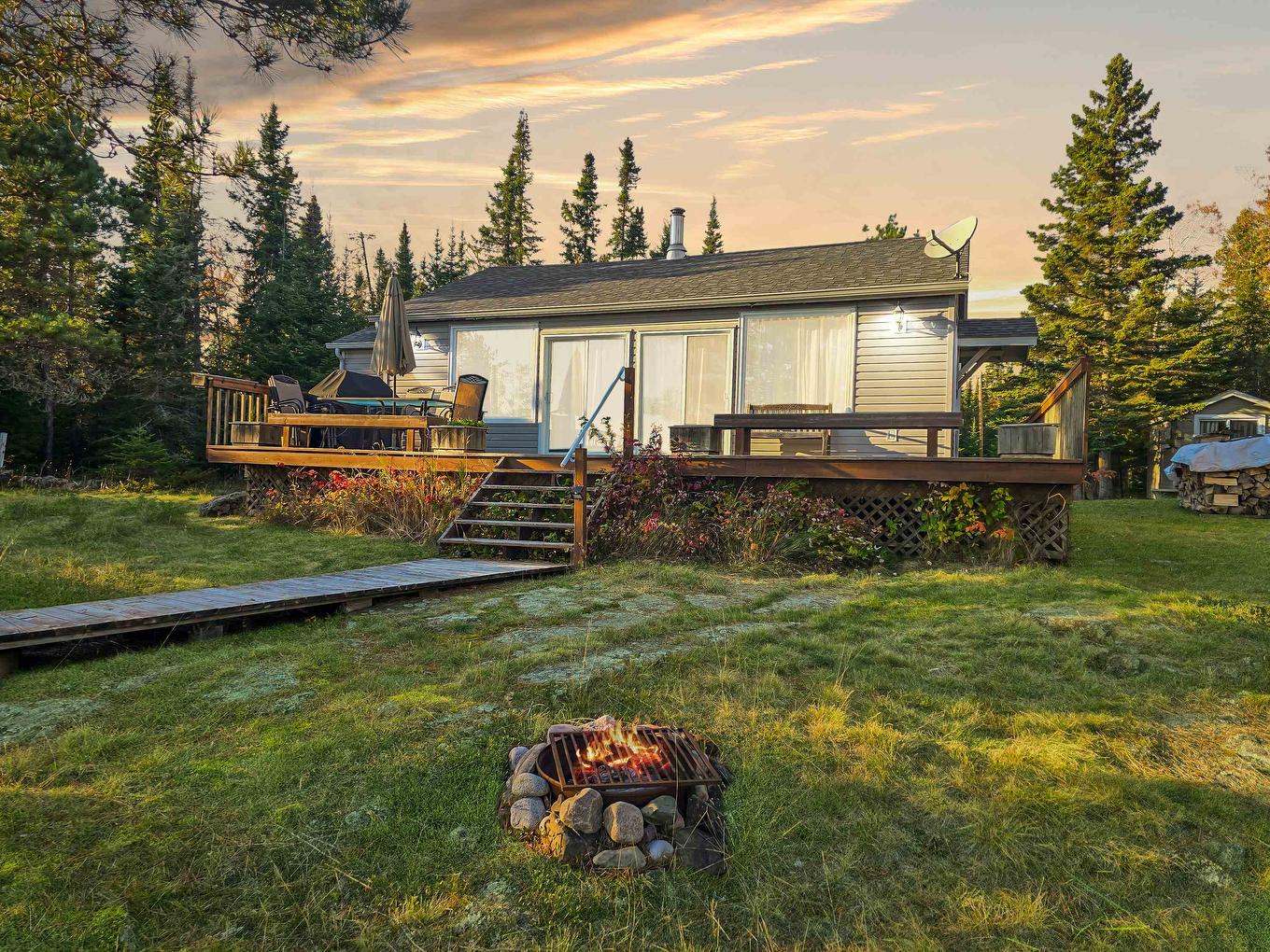 351 Amethyst Harbour, Cliff Avenue, Thunder Bay, ON - Outdoor With Deck Patio Veranda