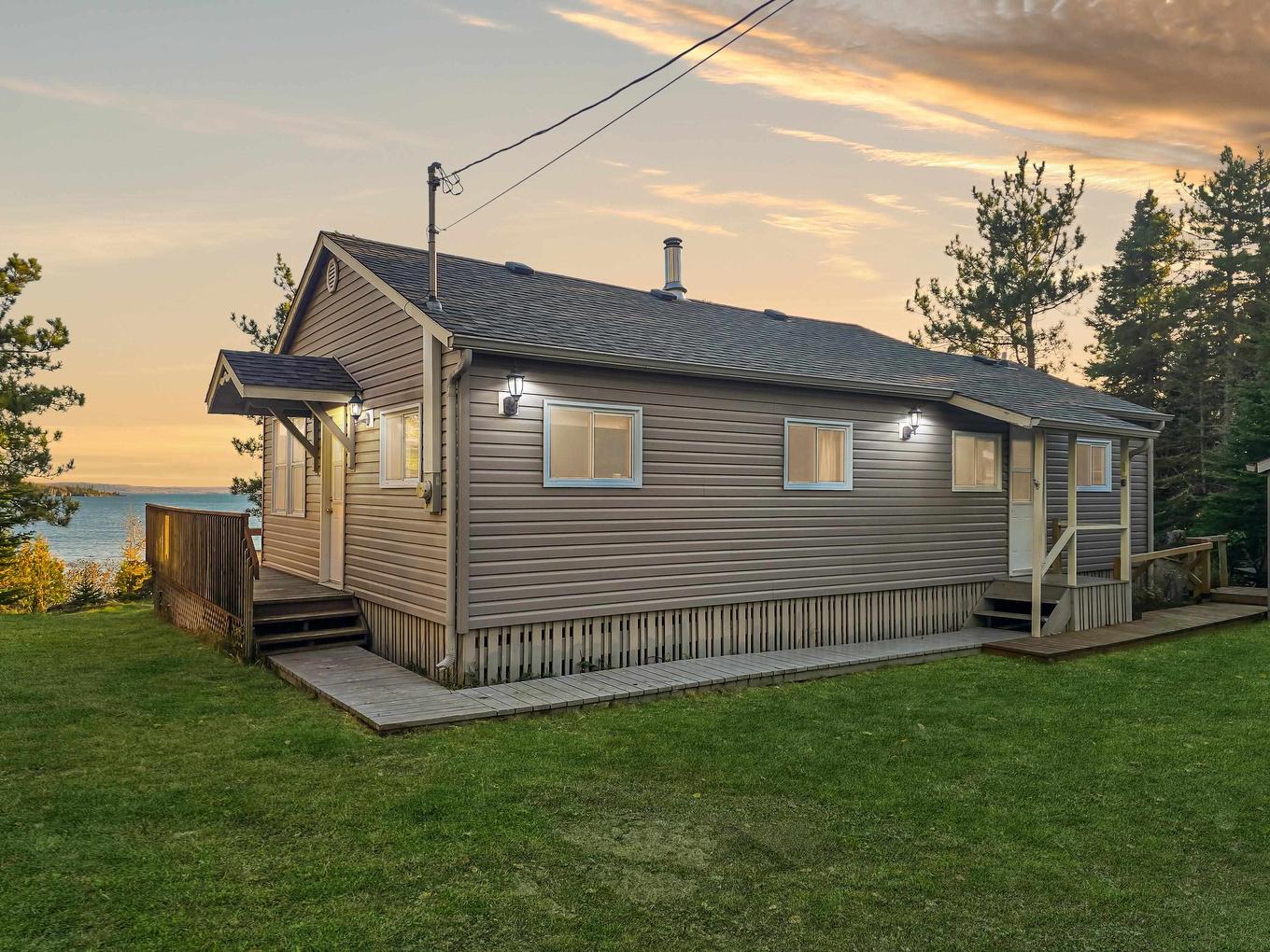 351 Amethyst Harbour, Cliff Avenue, Thunder Bay, ON - Outdoor