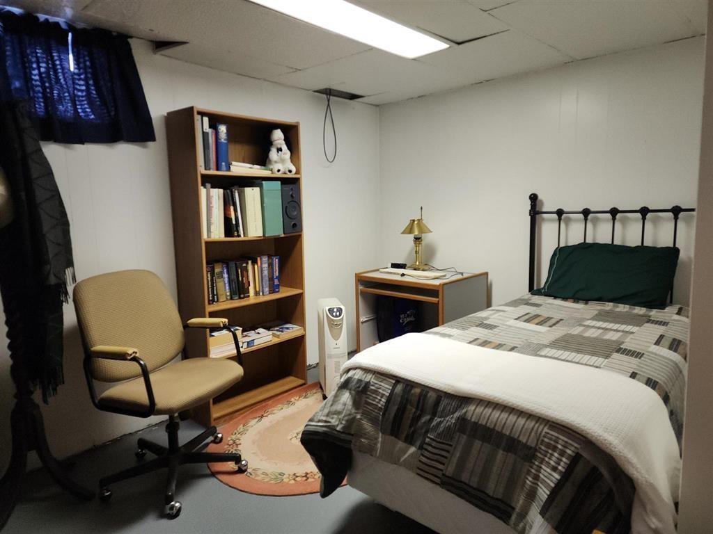 9 Swallow Drive, Manitouwadge, ON - Indoor Photo Showing Bedroom
