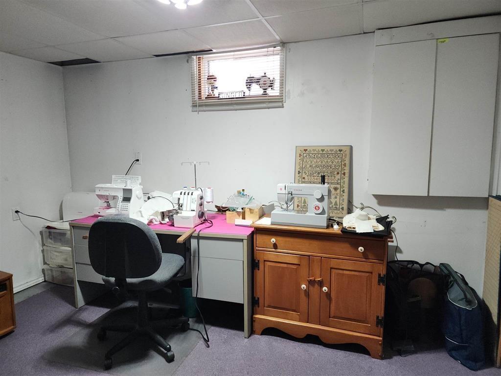 9 Swallow Drive, Manitouwadge, ON - Indoor Photo Showing Office