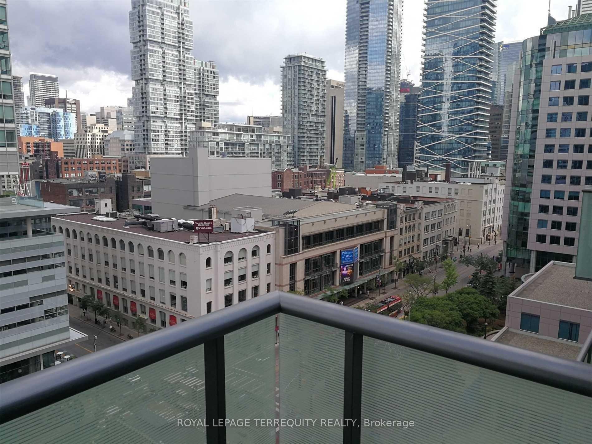 412-8 Mercer Street, Toronto, ON - Outdoor With Balcony With Facade