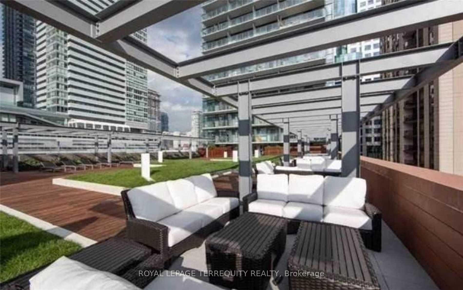 412-8 Mercer Street, Toronto, ON - Outdoor