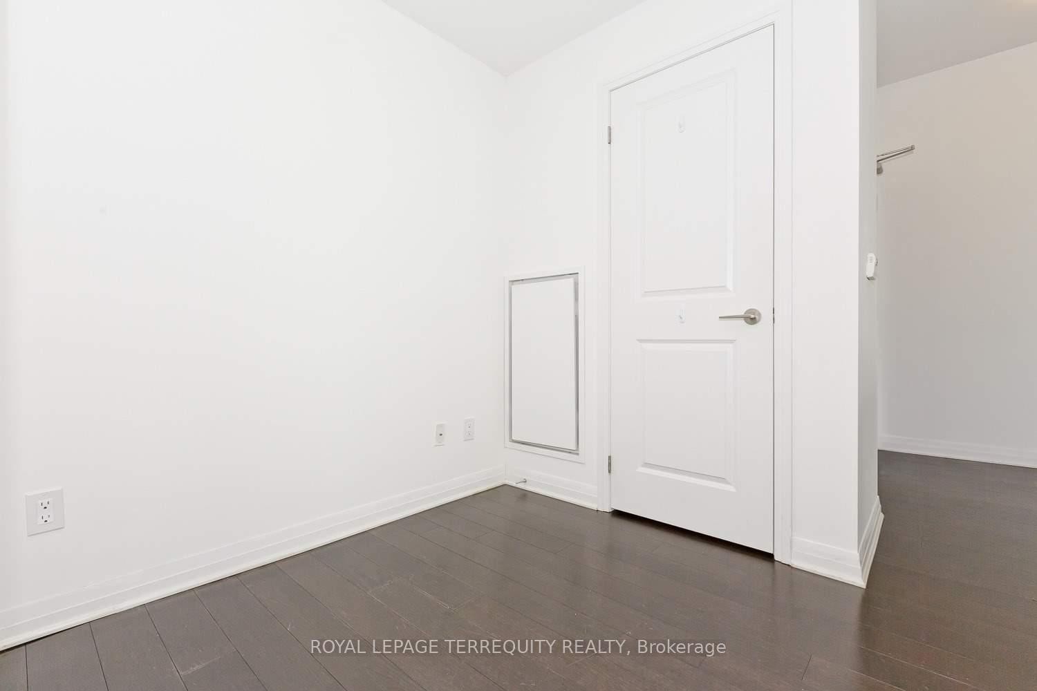 412-8 Mercer Street, Toronto, ON - Indoor Photo Showing Other Room