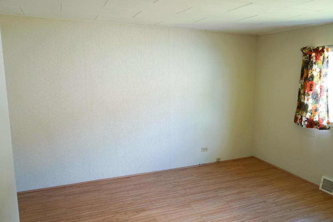 409 Lebourdais Avenue, Clinton, BC - Indoor Photo Showing Other Room