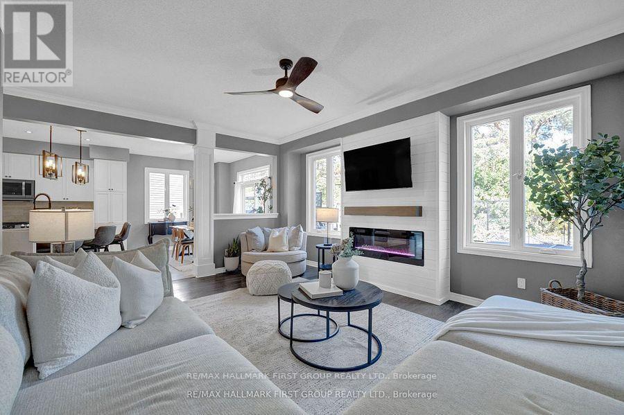 7 Primeau Crescent, Kawartha Lakes (Lindsay), ON - Indoor Photo Showing Living Room With Fireplace