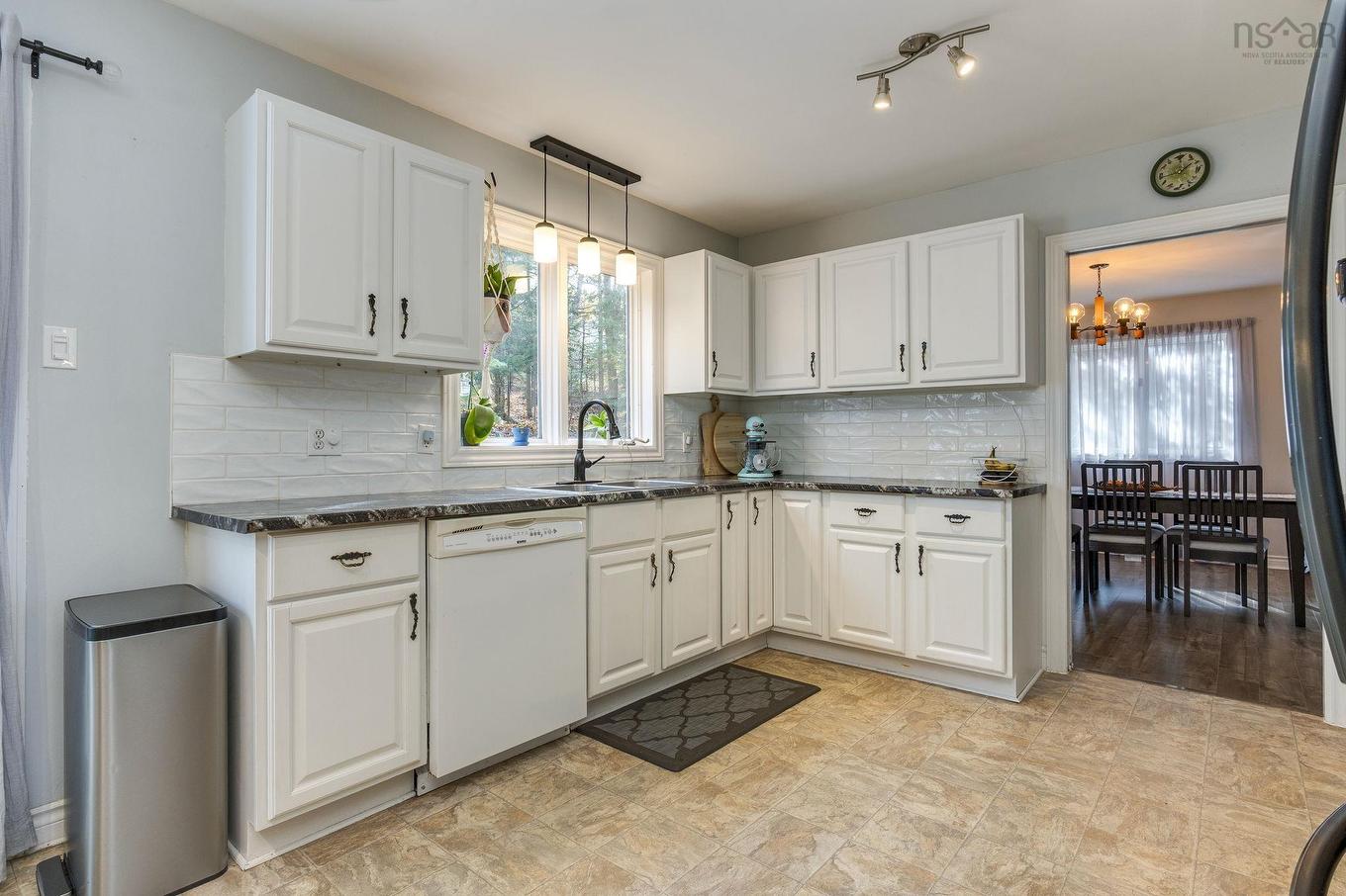 7 Lake Charles Drive, Dartmouth, NS