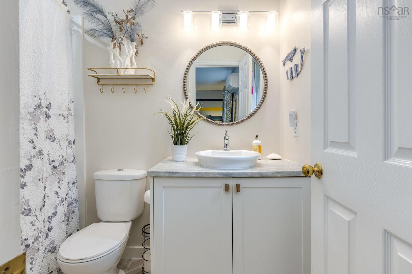 7 Lake Charles Drive, Dartmouth, NS