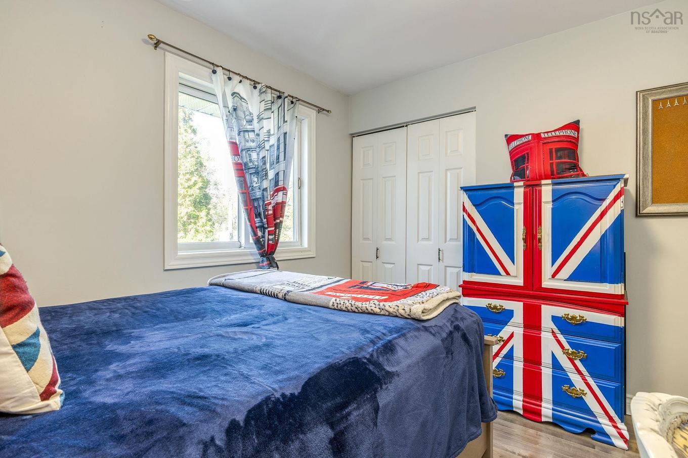 7 Lake Charles Drive, Dartmouth, NS