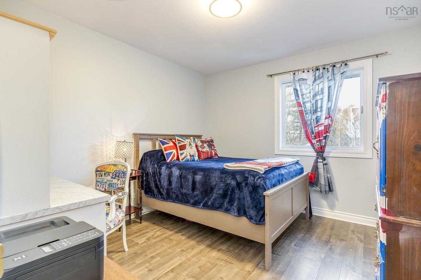 7 Lake Charles Drive, Dartmouth, NS