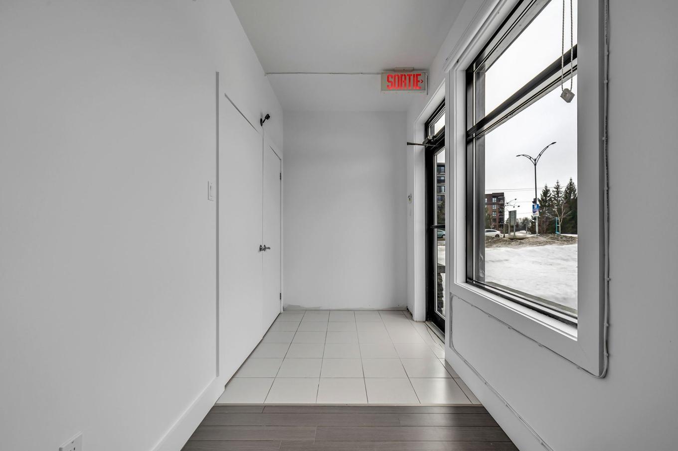 Hall d'entrée/Vestibule - 4740 Boul. Henri-Bourassa, Québec (Charlesbourg), QC - Indoor Photo Showing Other Room