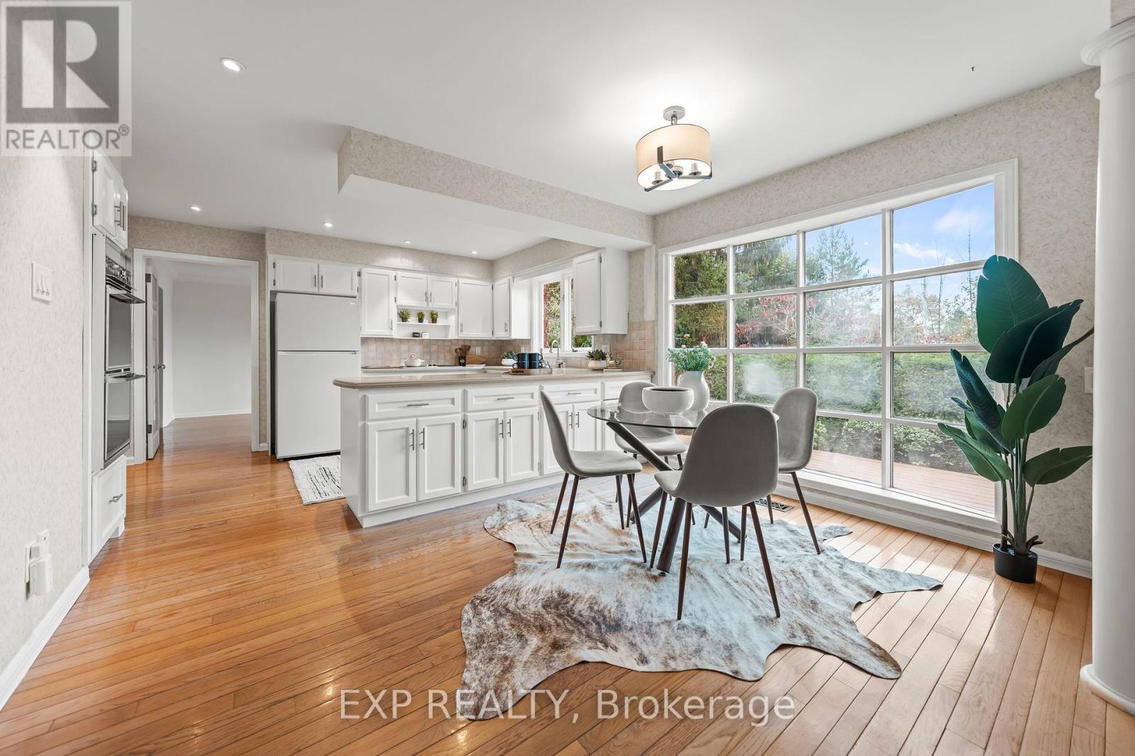 362 Pommel Gate Crescent, Waterloo, ON - Indoor Photo Showing Dining Room