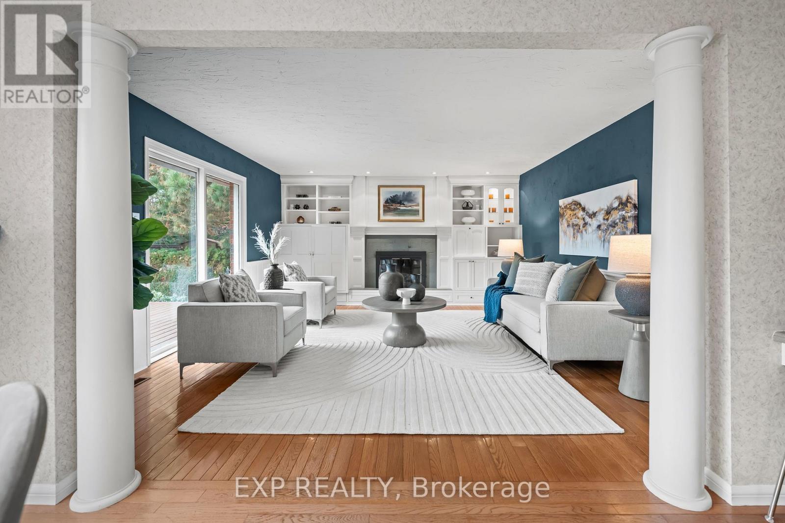362 Pommel Gate Crescent, Waterloo, ON - Indoor Photo Showing Living Room With Fireplace