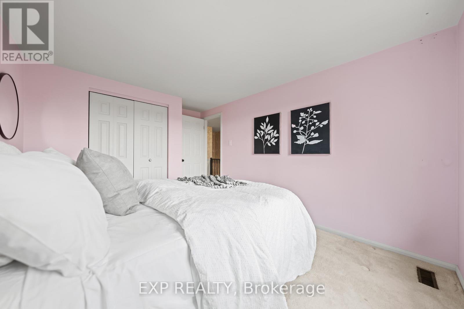 362 Pommel Gate Crescent, Waterloo, ON - Indoor Photo Showing Bedroom
