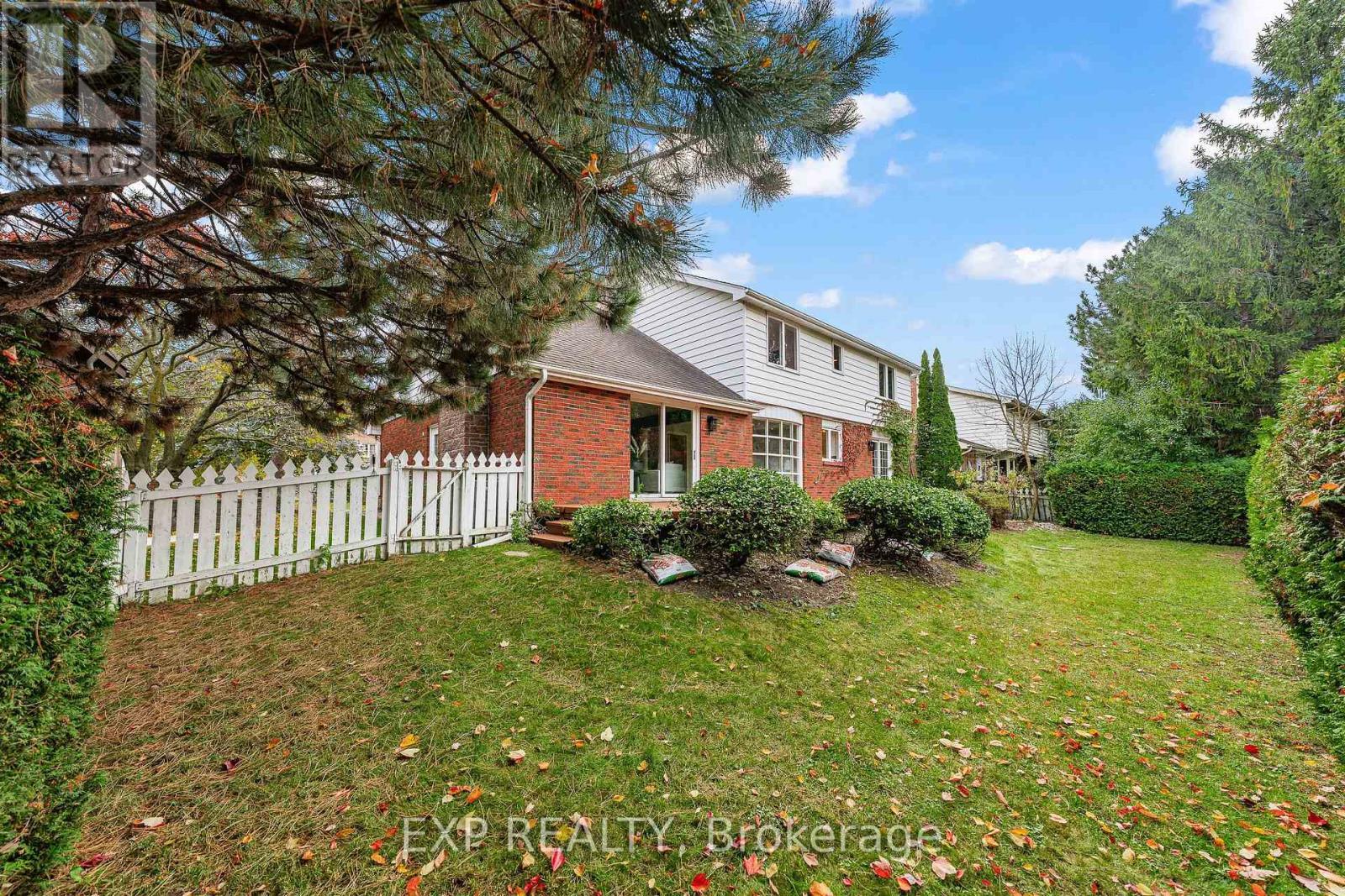 362 Pommel Gate Crescent, Waterloo, ON - Outdoor