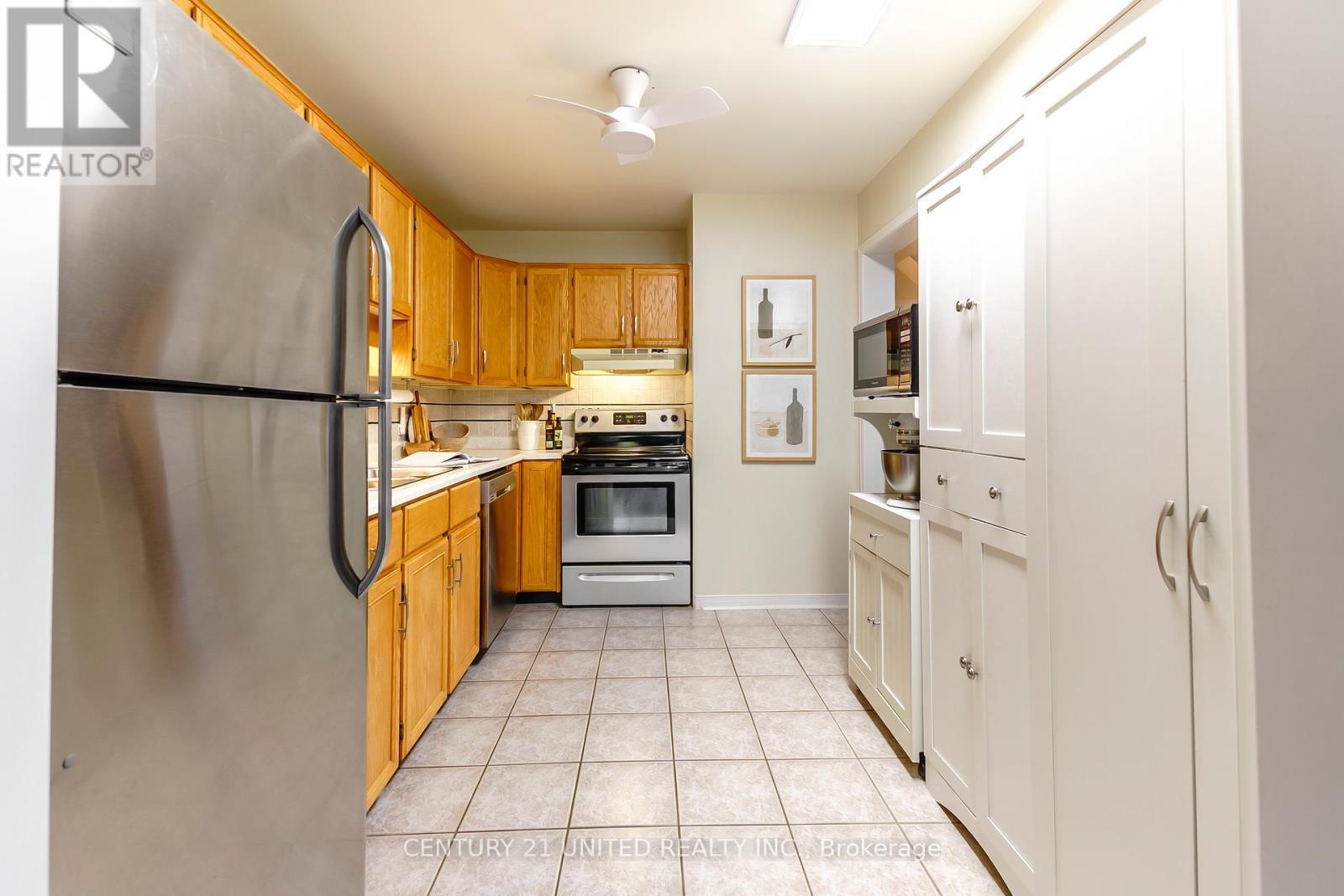 15 - 36 Champlain Crescent, Peterborough (Northcrest Ward 5), ON - Indoor Photo Showing Kitchen