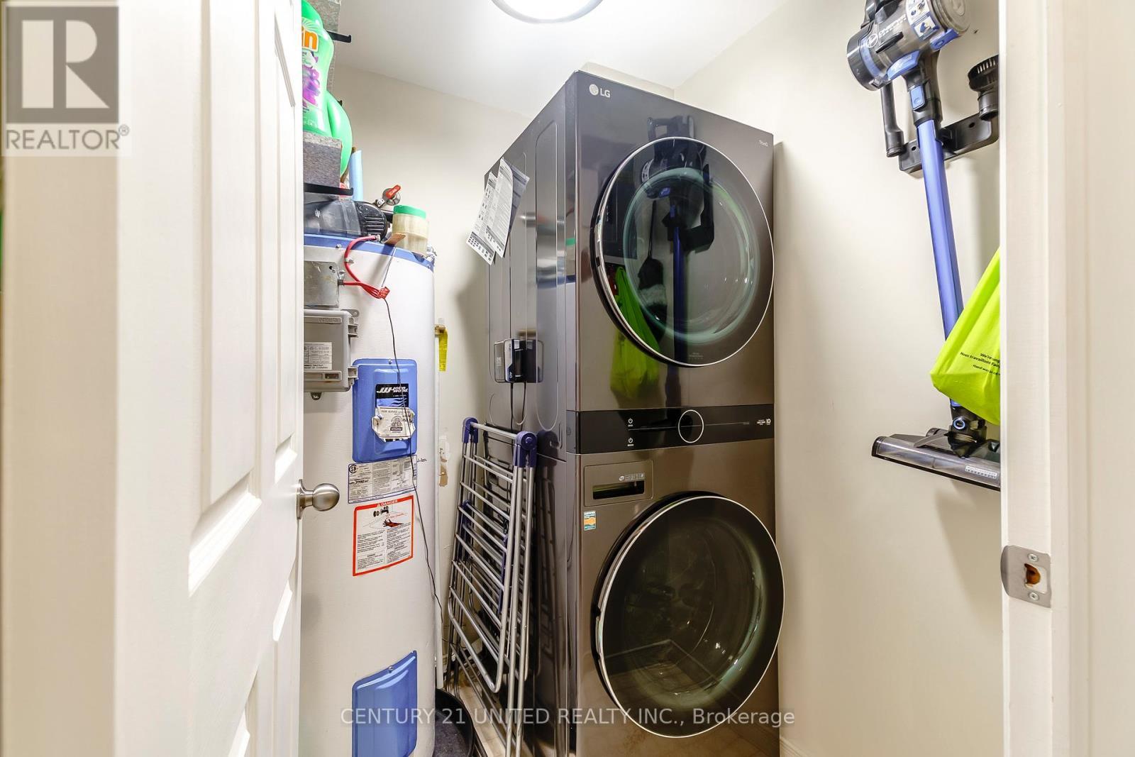 15 - 36 Champlain Crescent, Peterborough (Northcrest Ward 5), ON - Indoor Photo Showing Laundry Room
