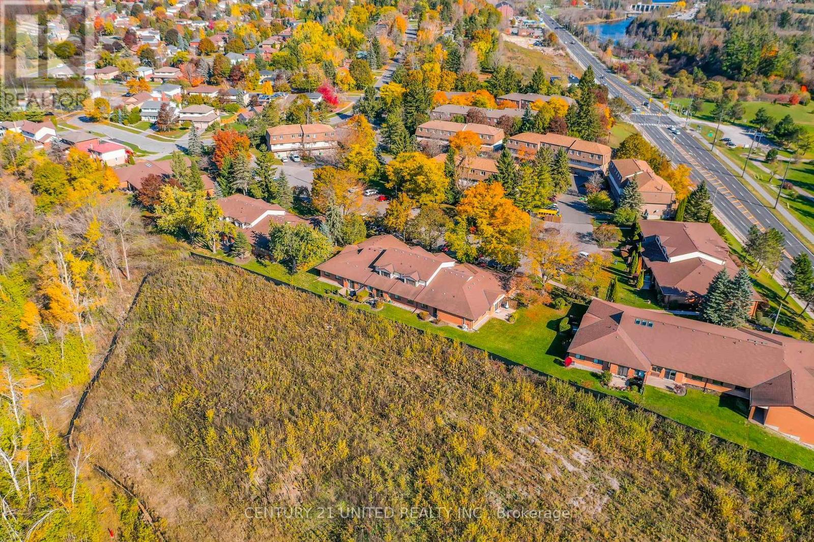 15 - 36 Champlain Crescent, Peterborough (Northcrest Ward 5), ON - Outdoor With View