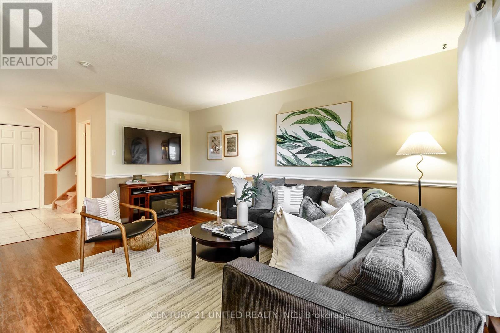 15 - 36 Champlain Crescent, Peterborough (Northcrest Ward 5), ON - Indoor Photo Showing Living Room