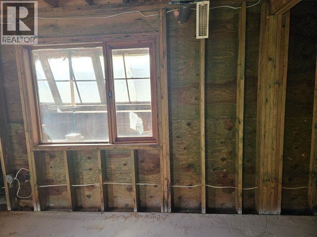 534 Willow Street, Fauquier, BC - Indoor