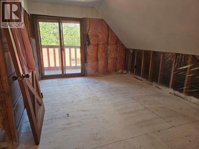 534 Willow Street, Fauquier, BC - Indoor Photo Showing Other Room