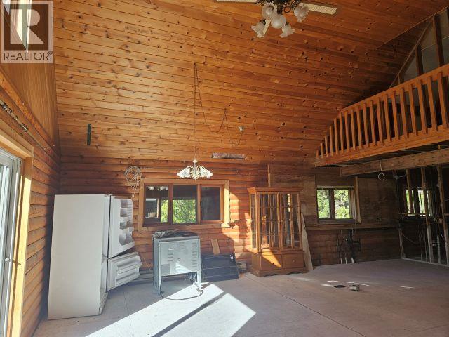 534 Willow Street, Fauquier, BC - Indoor Photo Showing Other Room