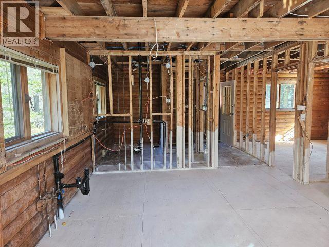 534 Willow Street, Fauquier, BC - Indoor