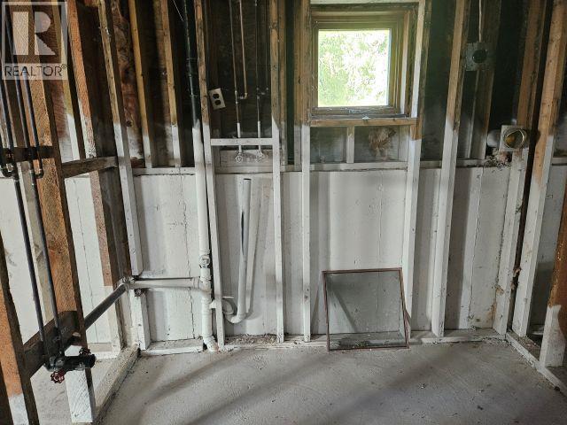 534 Willow Street, Fauquier, BC - Indoor Photo Showing Other Room